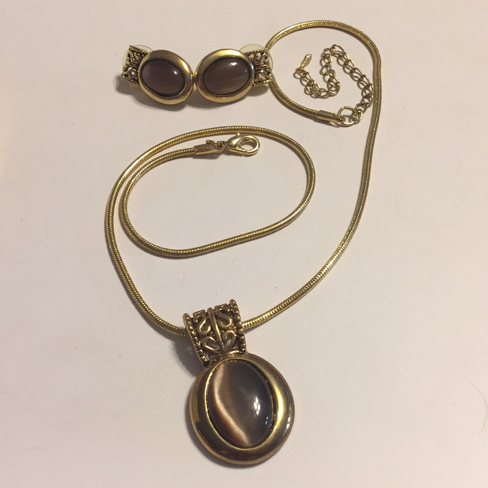Brown cats eye gold tone necklace earring